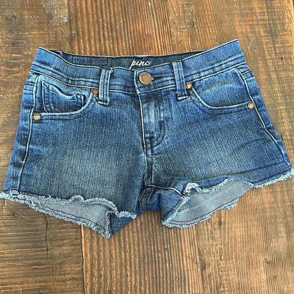 Pinc distressed Jean shorts girls sz 10